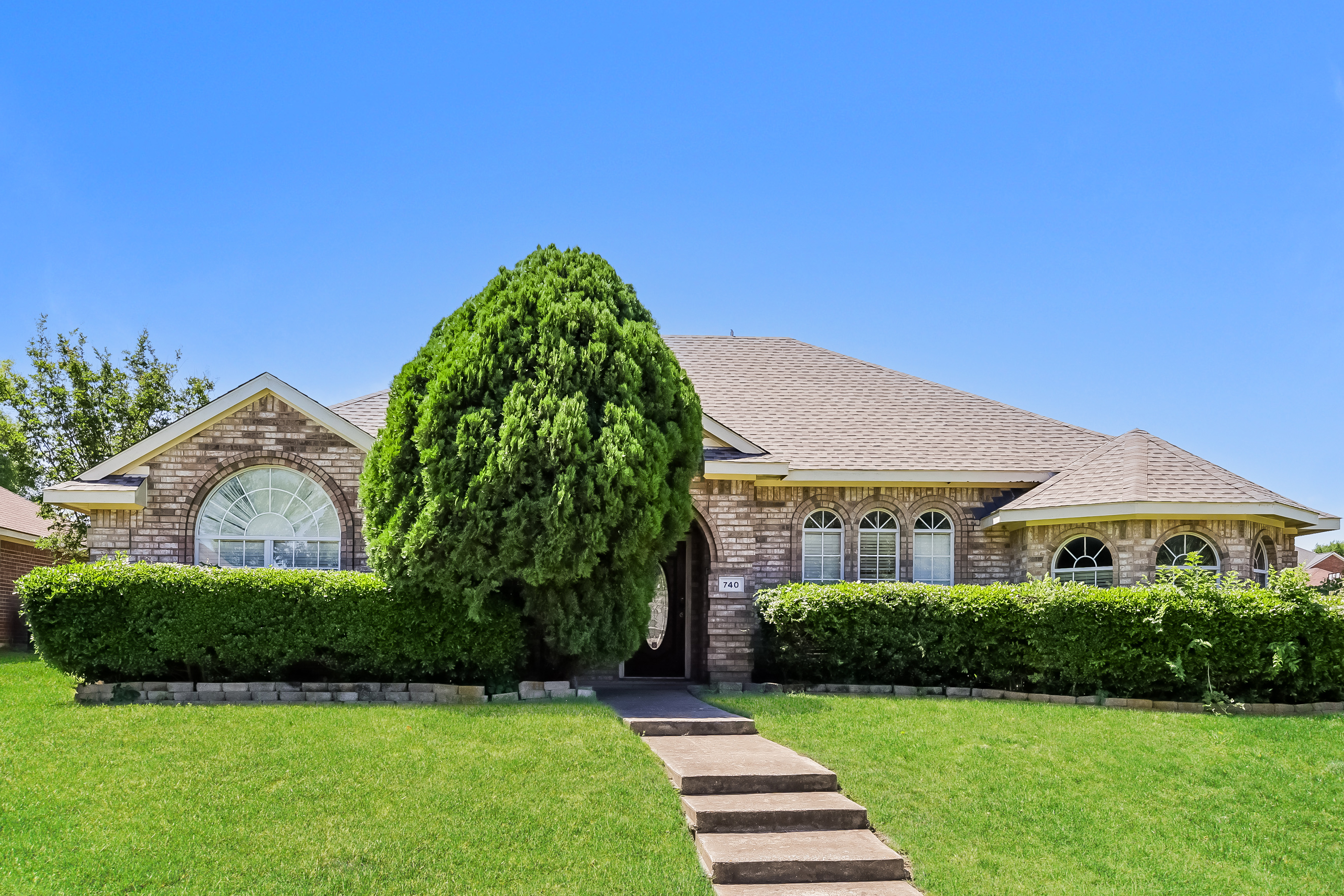 740 Regalwood Dr DeSoto, TX 75115